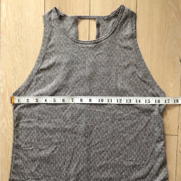 Patagonia Cutout Racerback Tank Top in Gray Size S - Picture 6 of 10